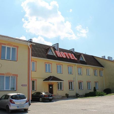 Kremin Hotel Kremenetsʼ Екстериор снимка