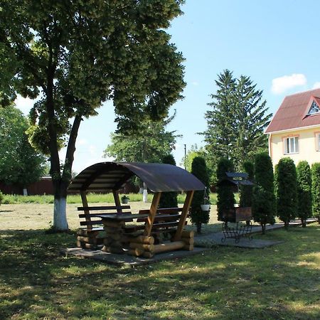 Kremin Hotel Kremenetsʼ Екстериор снимка