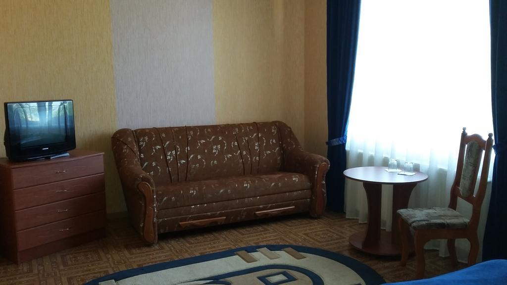 Kremin Hotel Kremenetsʼ Стая снимка