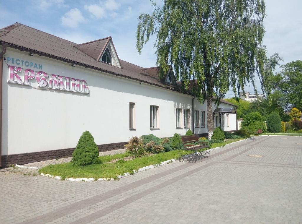 Kremin Hotel Kremenetsʼ Екстериор снимка