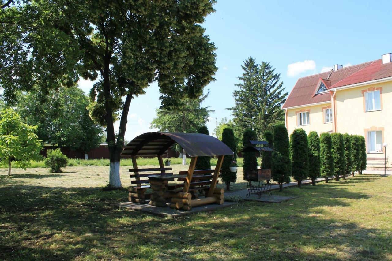 Kremin Hotel Kremenetsʼ Екстериор снимка