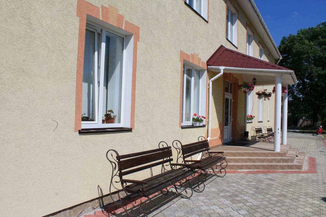 Kremin Hotel Kremenetsʼ Екстериор снимка