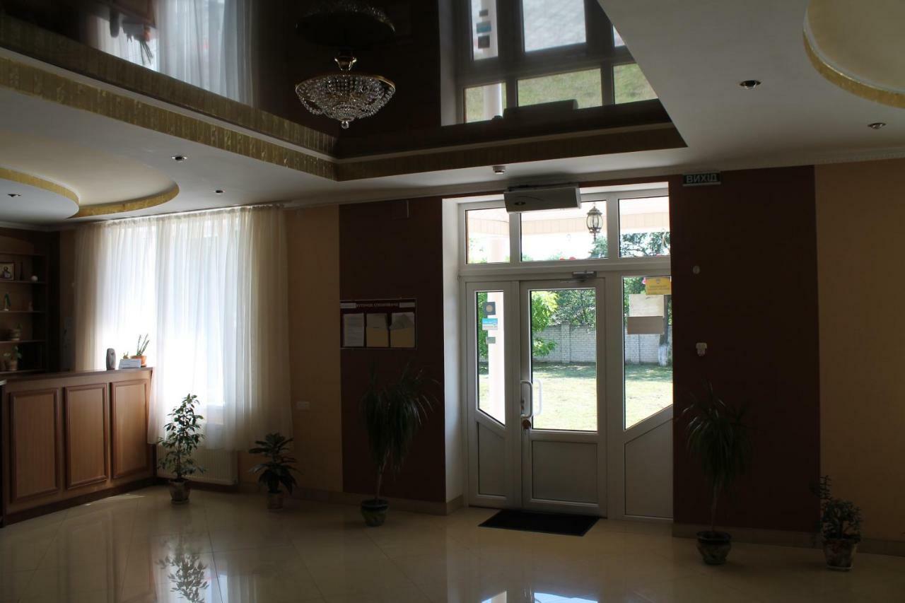Kremin Hotel Kremenetsʼ Екстериор снимка