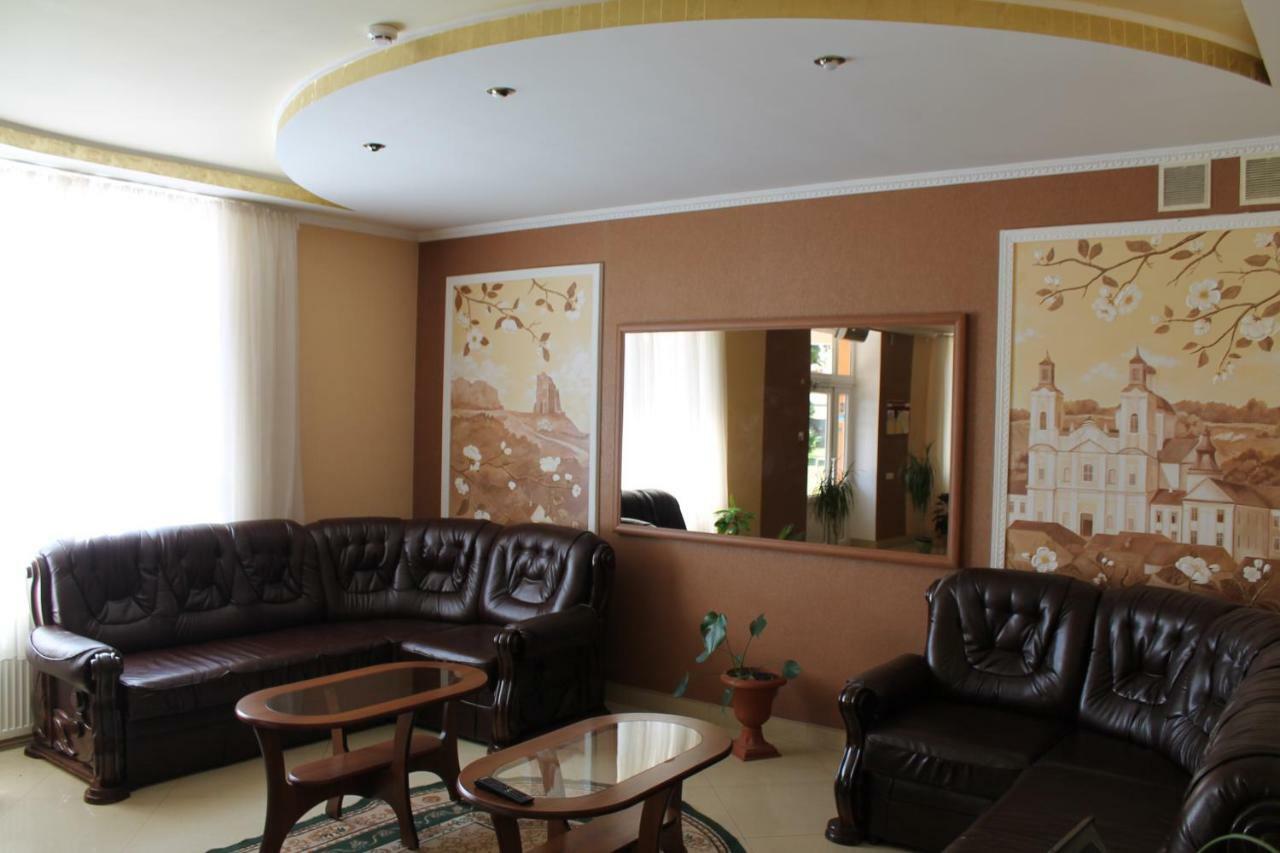 Kremin Hotel Kremenetsʼ Екстериор снимка