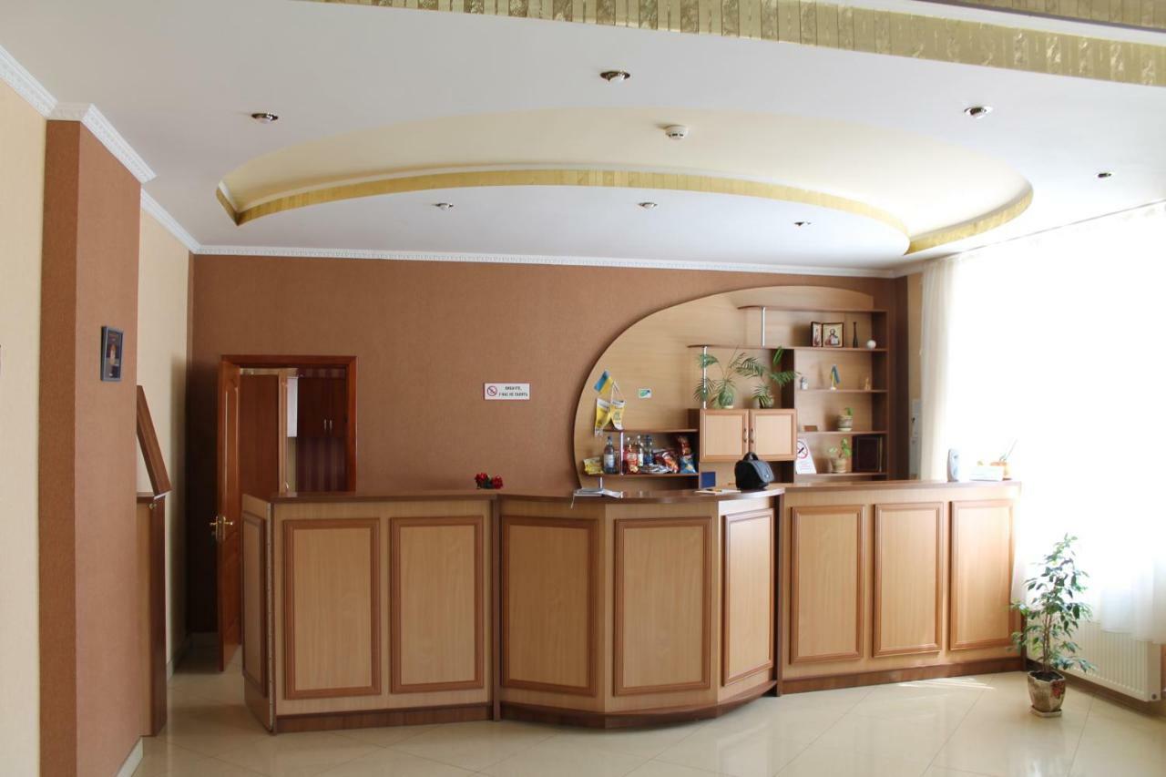 Kremin Hotel Kremenetsʼ Екстериор снимка