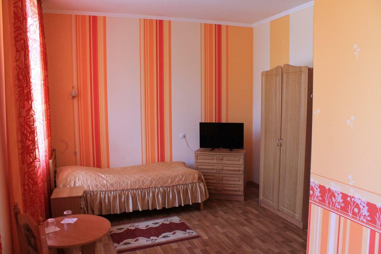 Kremin Hotel Kremenetsʼ Екстериор снимка