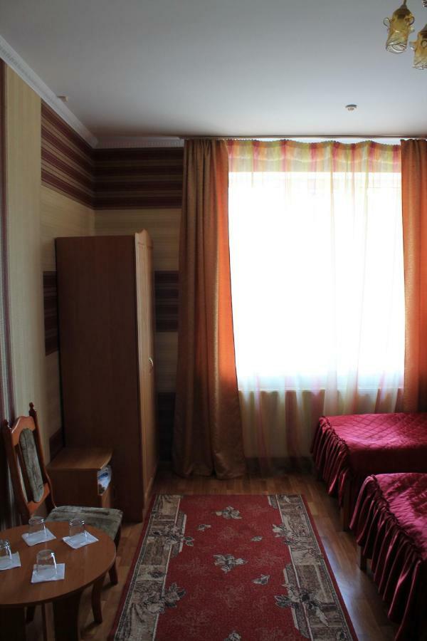 Kremin Hotel Kremenetsʼ Екстериор снимка
