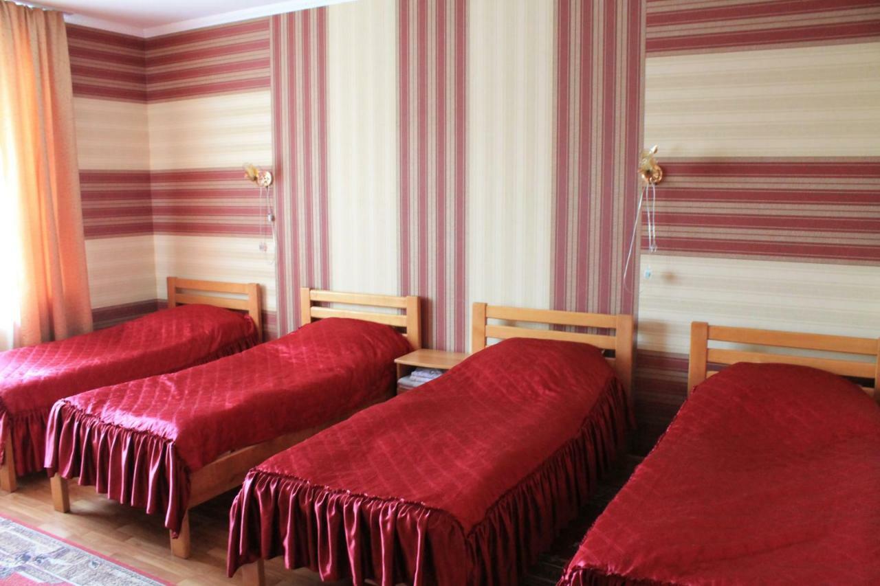Kremin Hotel Kremenetsʼ Екстериор снимка