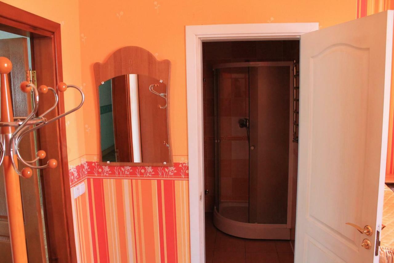 Kremin Hotel Kremenetsʼ Екстериор снимка