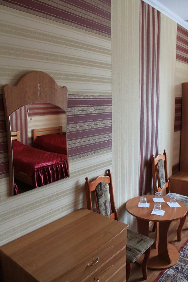 Kremin Hotel Kremenetsʼ Екстериор снимка