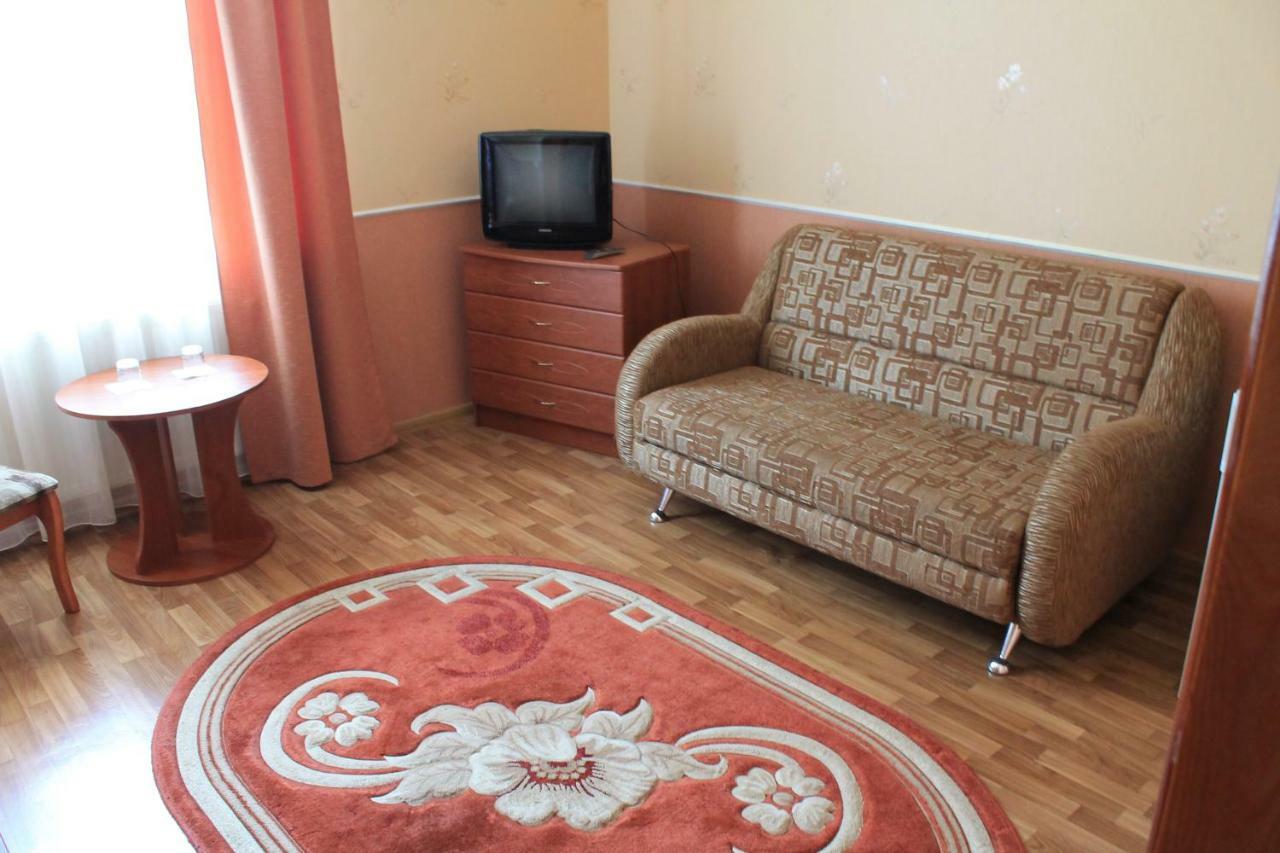 Kremin Hotel Kremenetsʼ Екстериор снимка