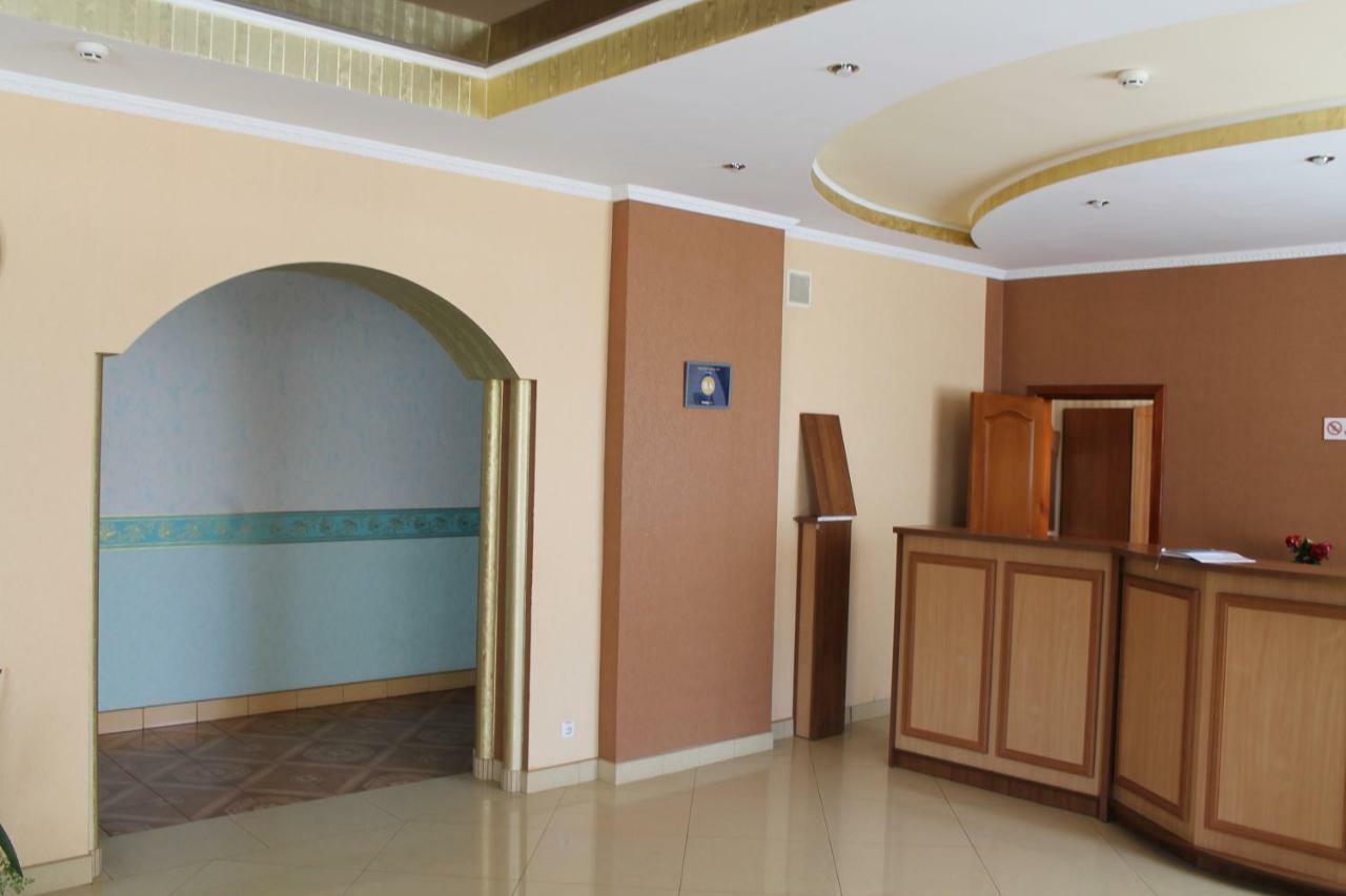 Kremin Hotel Kremenetsʼ Екстериор снимка
