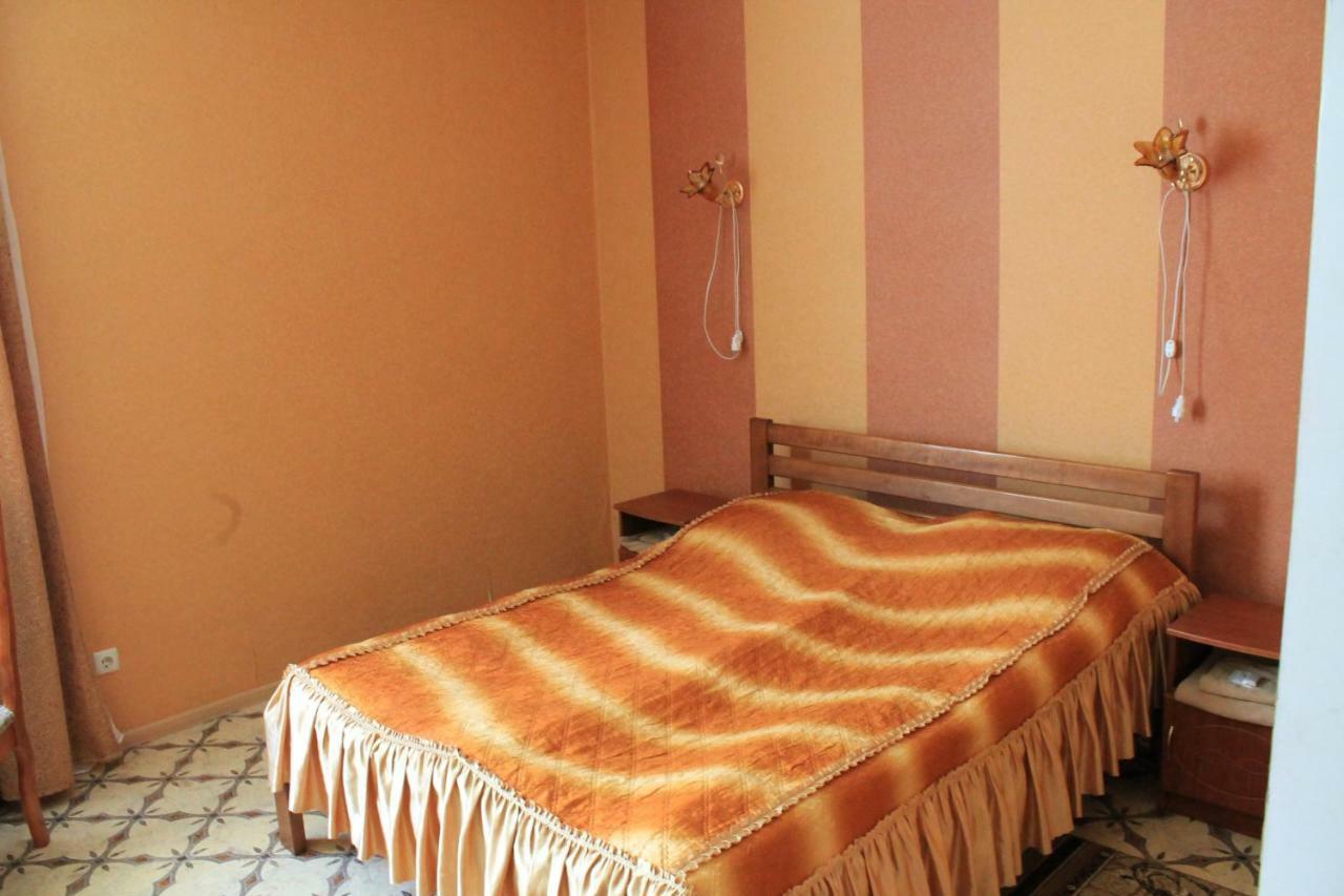 Kremin Hotel Kremenetsʼ Екстериор снимка