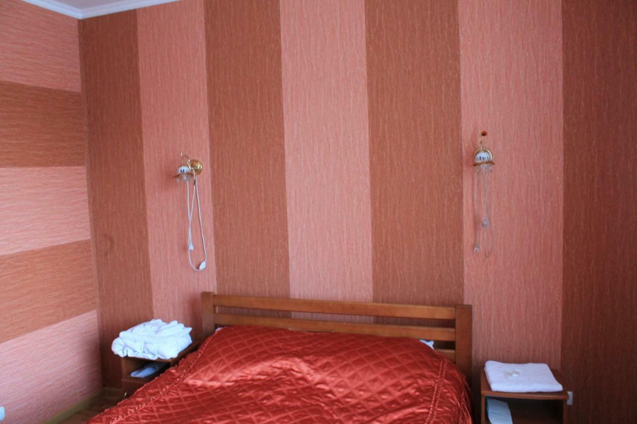 Kremin Hotel Kremenetsʼ Екстериор снимка