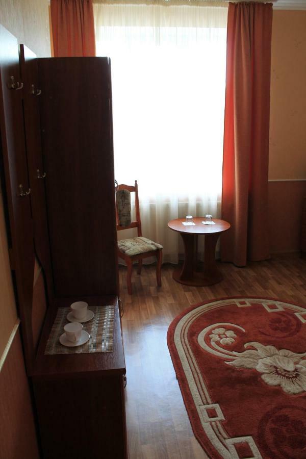 Kremin Hotel Kremenetsʼ Екстериор снимка