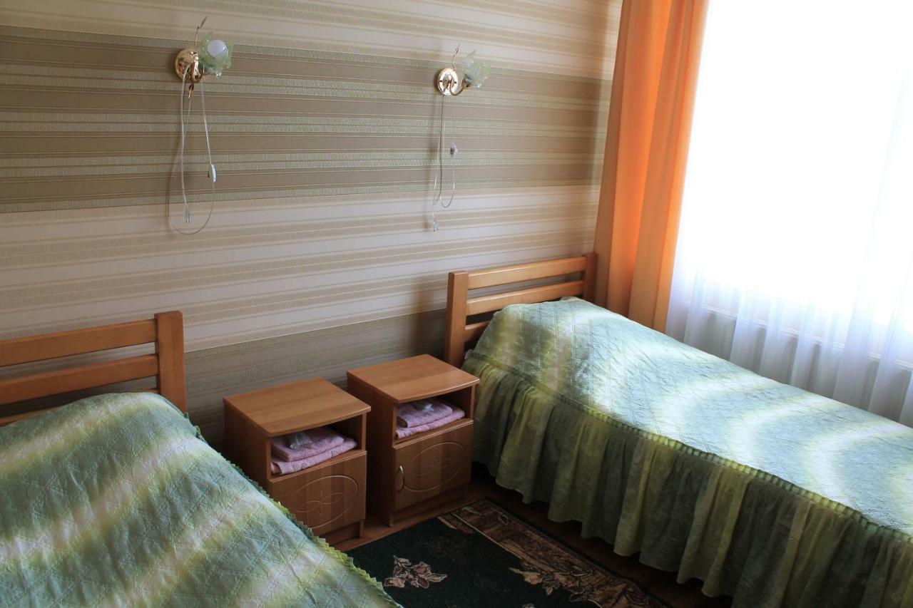 Kremin Hotel Kremenetsʼ Екстериор снимка