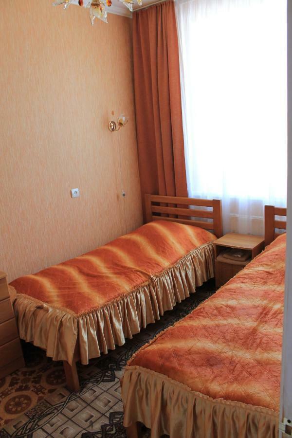Kremin Hotel Kremenetsʼ Екстериор снимка