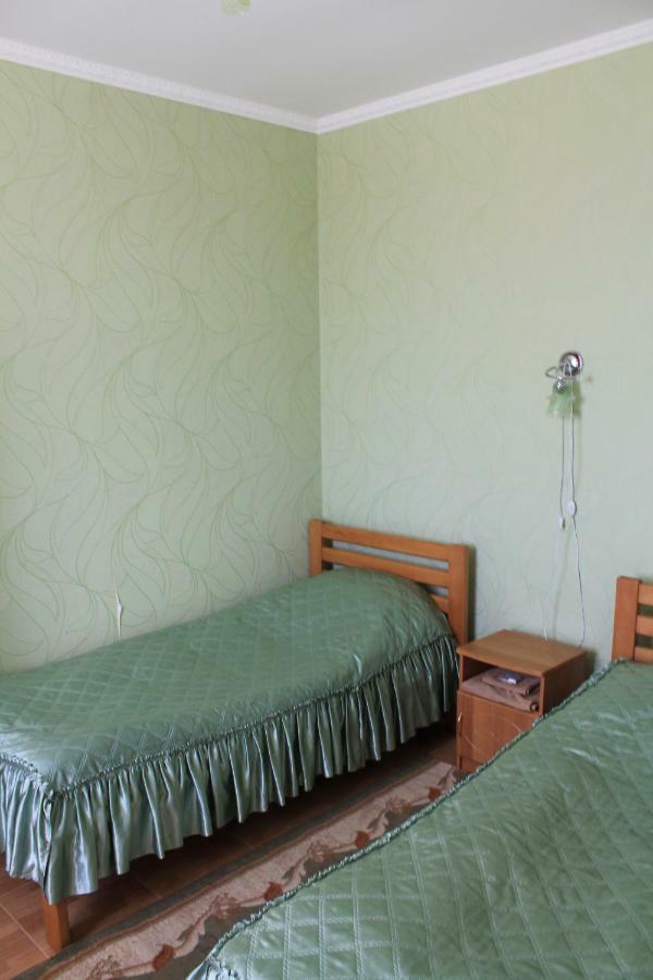 Kremin Hotel Kremenetsʼ Екстериор снимка