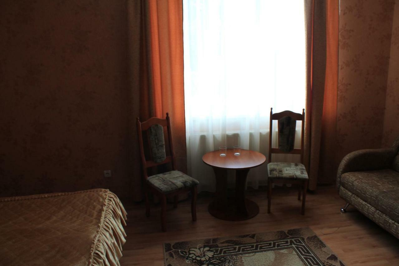 Kremin Hotel Kremenetsʼ Екстериор снимка