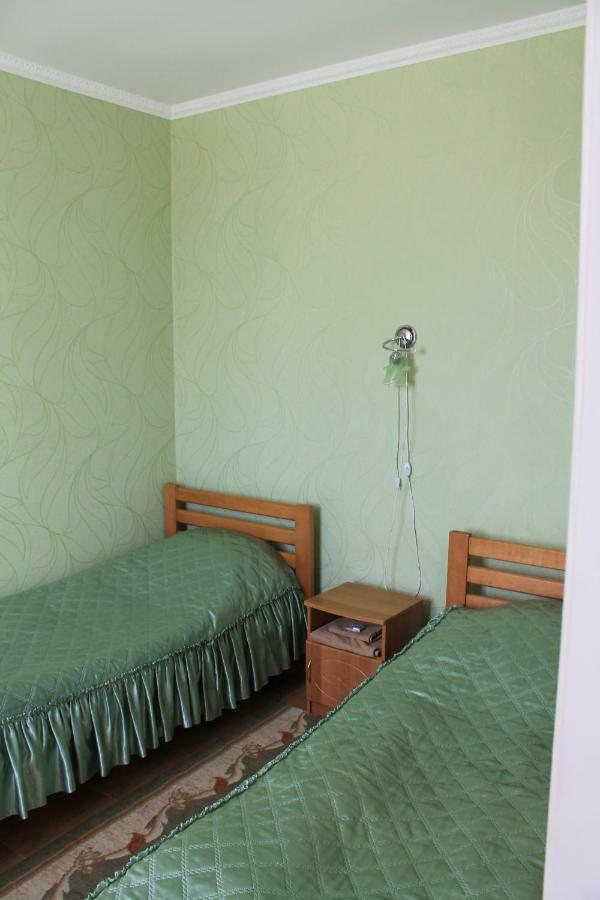 Kremin Hotel Kremenetsʼ Екстериор снимка