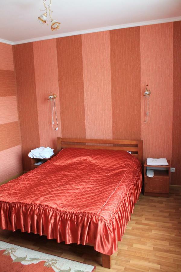 Kremin Hotel Kremenetsʼ Екстериор снимка