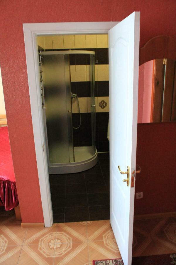 Kremin Hotel Kremenetsʼ Екстериор снимка