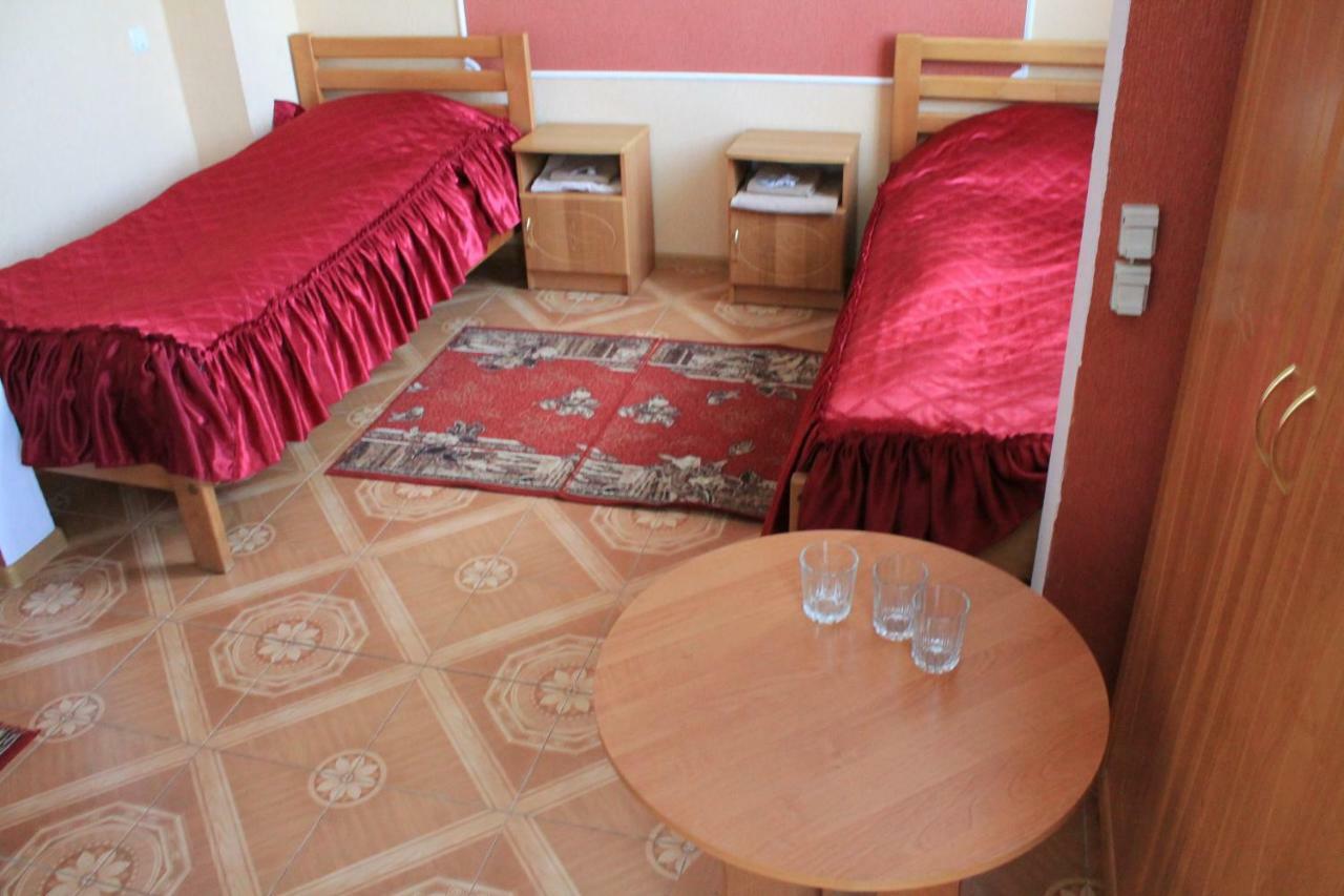Kremin Hotel Kremenetsʼ Екстериор снимка