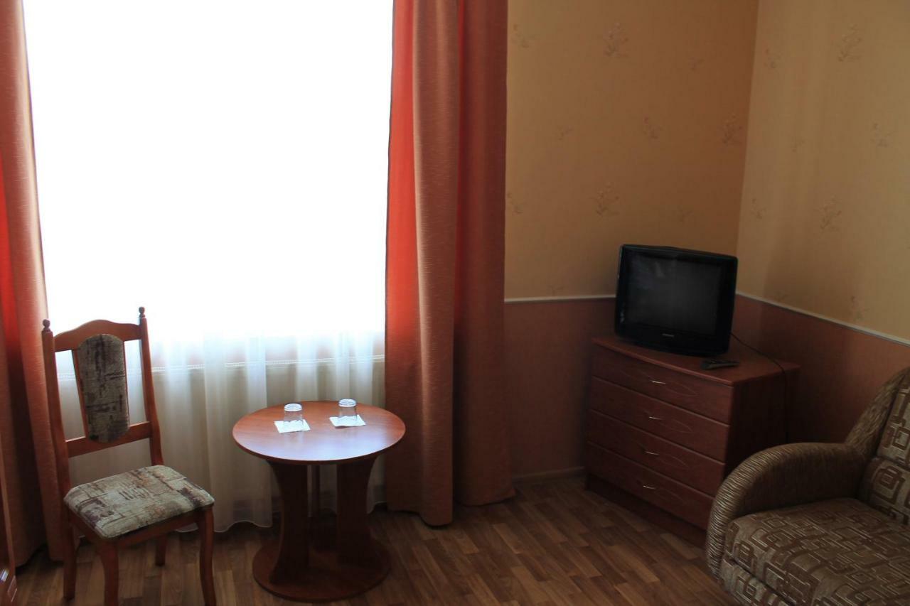 Kremin Hotel Kremenetsʼ Екстериор снимка