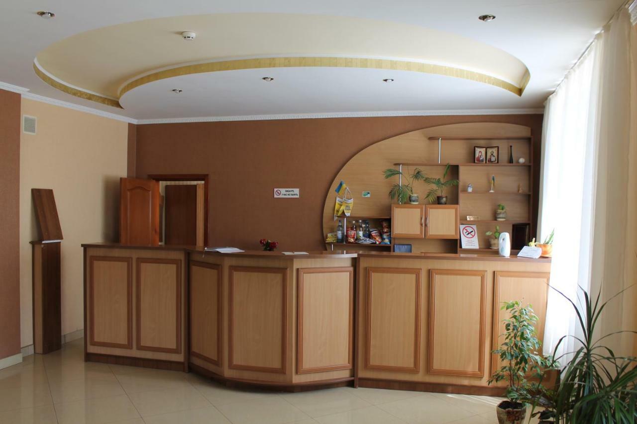 Kremin Hotel Kremenetsʼ Екстериор снимка